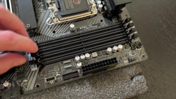 Asrock z790 pg lightning motherboard 3