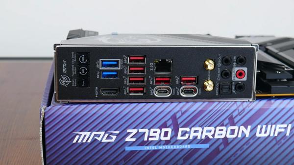 Eerste Indrukken en Stijl van de MSI MPG Z790 Carbon WiFi