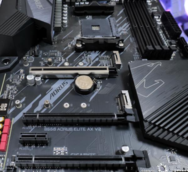 Gigabyte b550 aorus elite v2 motherboard mounted