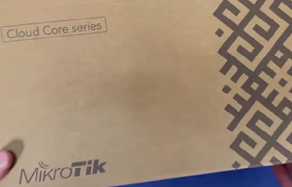 Mikrotik ccr2004 16g 2s+pc router box