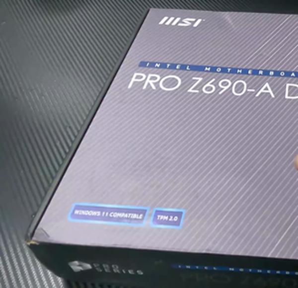 Msi pro z690 a ddr4 motherboard box