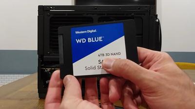 main photo Western Digital 4TB Blue 3D NAND SATA SSD WDS400T2B0A