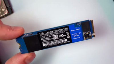 Utilizando el SSD NVMe Western Digital 500GB WD Blue SN500 (2024) logo